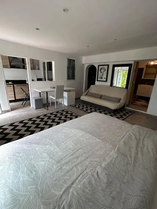 شقة Mougins Village Grand Studio, Avec Piscine Vue Mer Partagee فرنسا