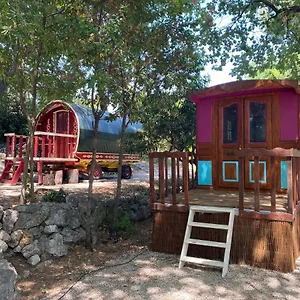  Lodge Les Roulottes De Bayama - Insolite Avec Jacuzzi